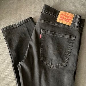 Black men’s Levi’s 502